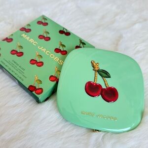 NIB Ltd Edition Marc Jacobs O!mega Glaze All-Over Foil Luminizer| shade: Guilty